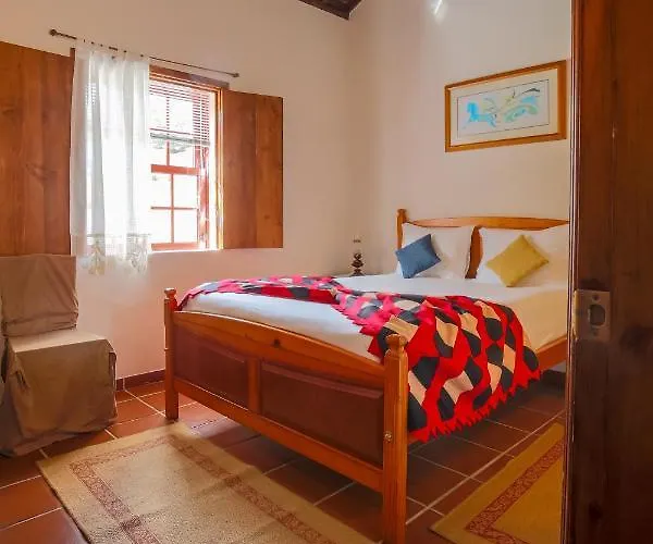 Quinta Dos Reis Biscoitos (Terceira)