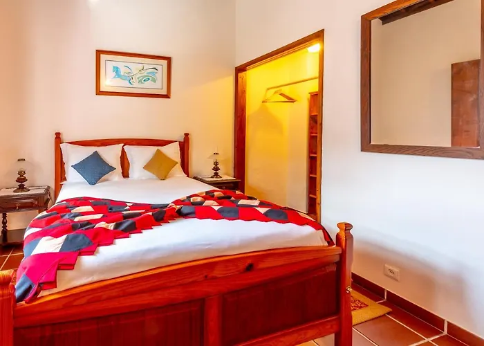 Quinta Dos Reis * Biscoitos (Terceira)